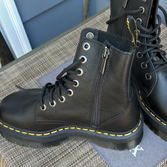 NWT Dr. Martens Jadin III Leather Lace Up Boots with air cushioned Blk Size 7 - Picture 13 of 15